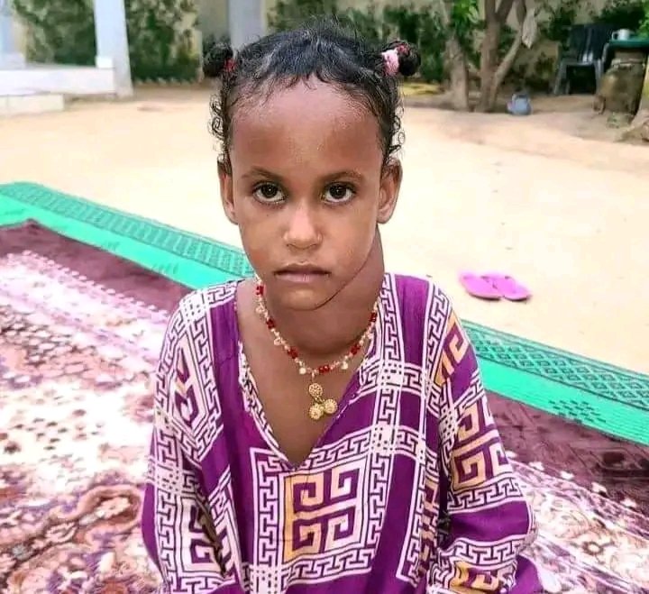 ALIABDELKADER00's tweet photo. #TCHAD:Mariam Ahmat souffre depuis un temps d'une tumeur entourant son cou. Elle nécessite des soins appropriés ou une évacuation sanitaire mais ses parents sont bloqués par les moyens. Ils prient toute personne de bonne volonté de les secourir afin de sauver la vie de leur fille https://t.co/0kJ1RXKmuO