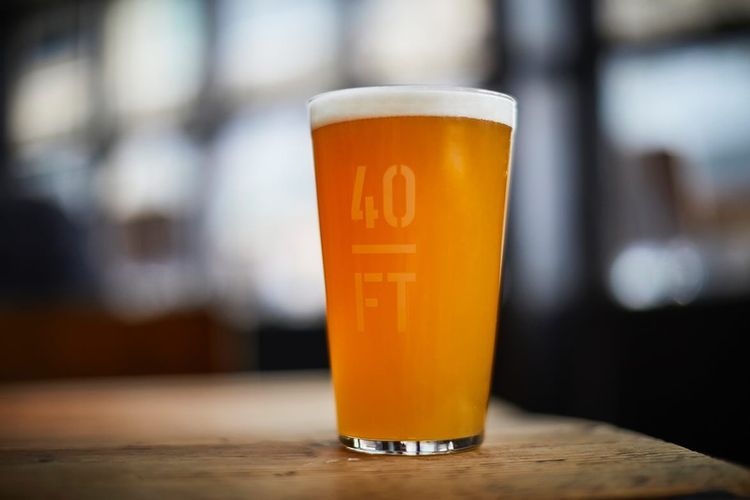 draughtdrop's tweet photo. HAPPY FRIDAY! Anyone else already tucking into their @40ftbrewery Dalston Sunrise? 🍺⁠
⁠
Soooo good...⁠
⁠ https://t.co/4OgRoVrlCH