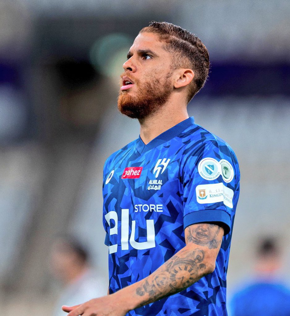 الوحيد كويلار فقط والباقي مستوى وتركيز سيء ان شاء الله يتصحح الوضع في الشوط الثاني