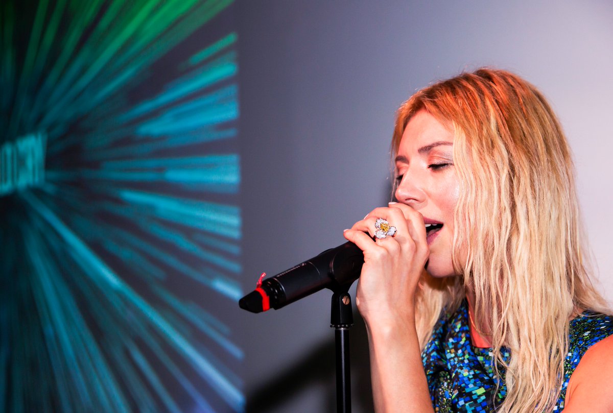 IconGirl tweet media