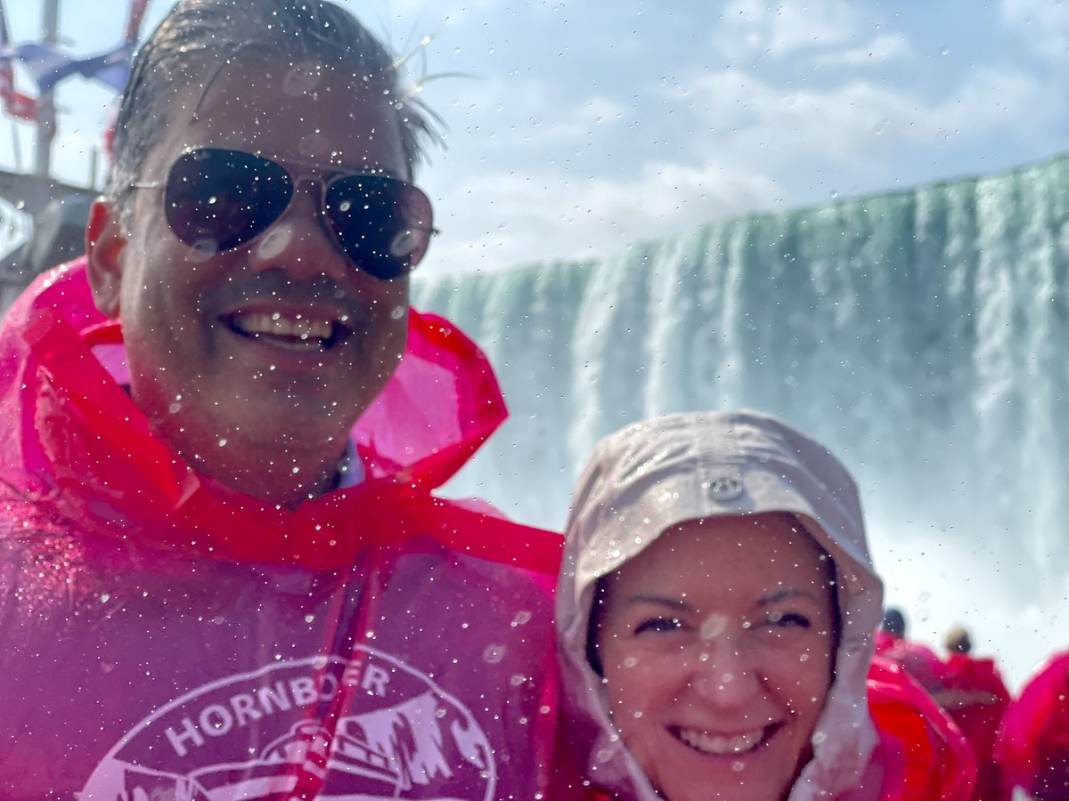 Apropos that we are visiting Niagara Falls the day after the Sol Permutt Memorial Lecture….experiencing the waterfall up close…<a href="/HopkinsPCCM/">Hopkins Pulmonary and Critical Care Medicine</a> <a href="/JHUPCCMFellows/">Johns Hopkins University PCCM Fellowship</a> <a href="/mmccormackmd/">Meredith McCormack</a> <a href="/PulmPEEPs/">Pulm PEEPs</a> #flowlimitation