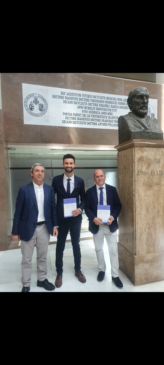 Rechi_k21's tweet photo. Ya puedo decir que soy DOCTOR EN MEDICINA tras defender hoy mi Tesis Doctoral. Gracias a mis grandísimos directores: @chimojuan, José López Torrecilla y Cristina Doménech. https://t.co/rEBRlG3et2