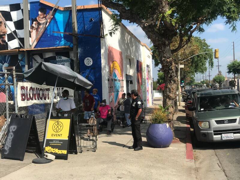 The “Bigger Than Us” foundation in collaboration with @LADreamCenter has provided numerous families with their essentials. This free event is every Friday at Western/69th at 10:30am. @LAPDHQ @LAPDCaptainHom