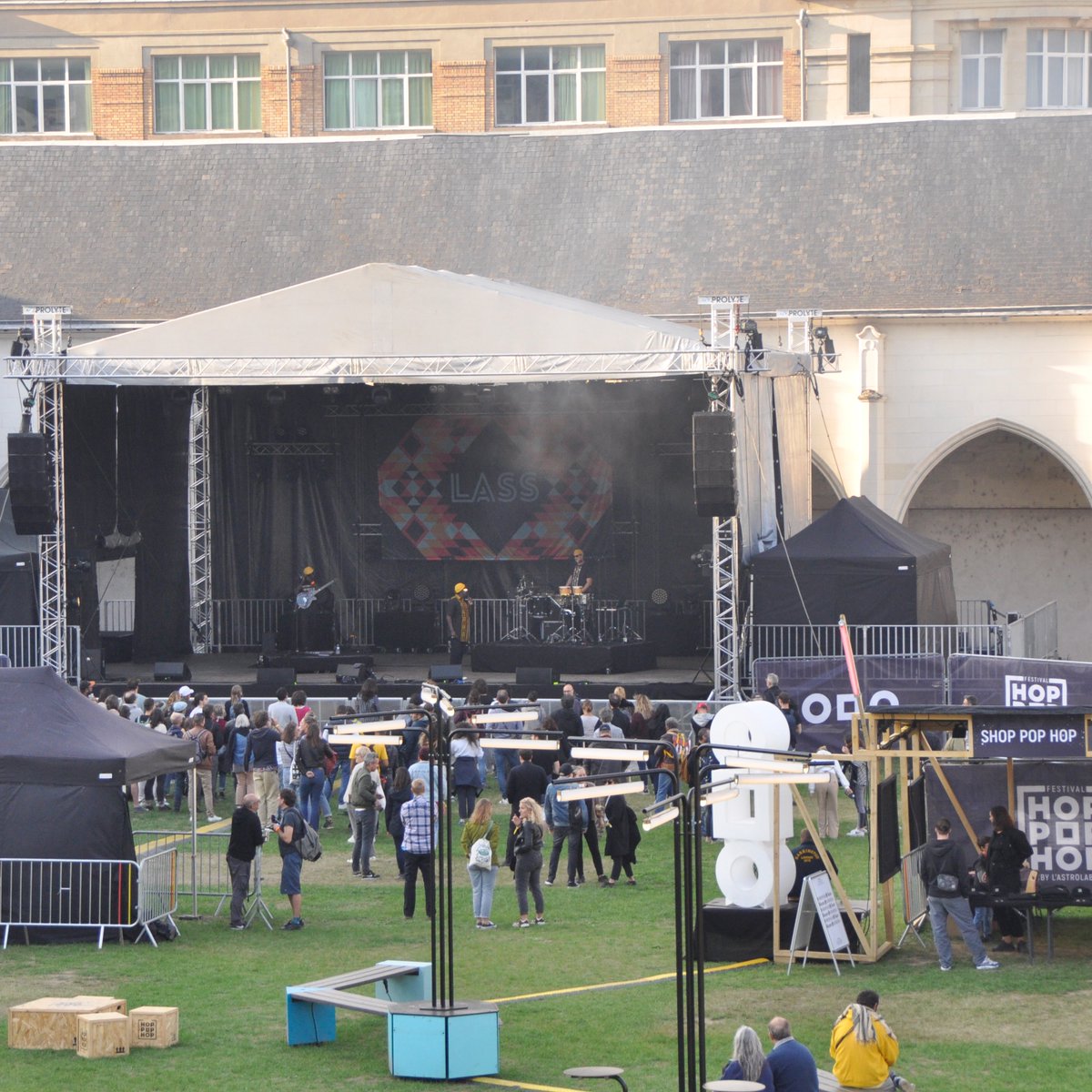 ESADOrleans's tweet photo. Ce soir l'#ÉSADOrléans accueille la Pop House du festival HOP POP HOP avec sa vue imprenable sur la scène du Campo Santo !
#cultureorleans #hoppophop https://t.co/dAuZg3hmTg