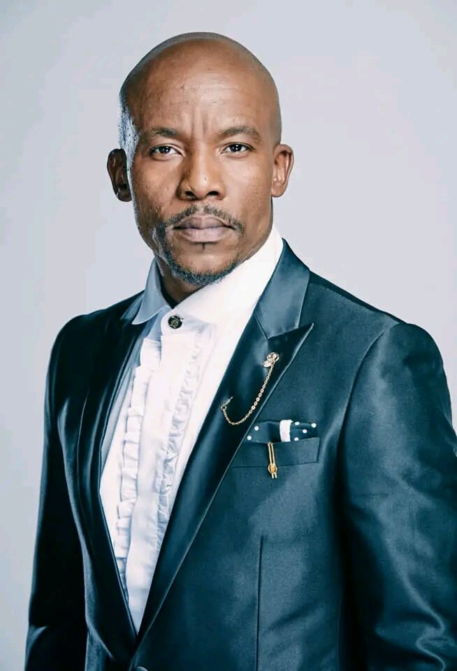 This is Mduduzi Mabaso his a Living Legend Retweet if you agree that he's a Legend 🔥👏
#DiepCityMzansi #DiepCity