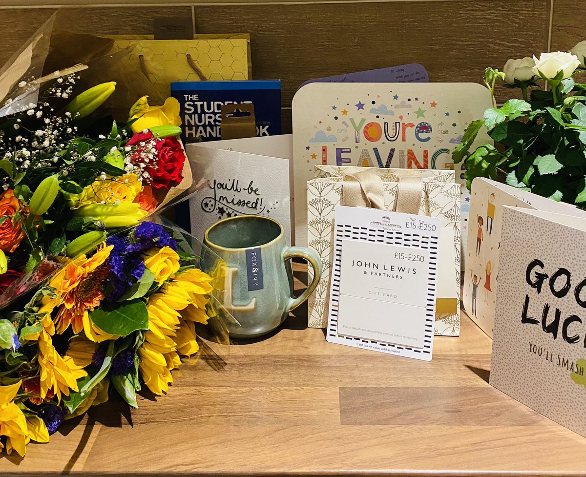 Wow what a beautiful send off from my <a href="/PapplewickNUH/">Papplewick Ward 🫀</a> family! Cannot thank you enough for the support, encouragement and guidance you have given me. I hope I do you all proud #teamnuh #cardiology #Nursingassociate #studentnurse