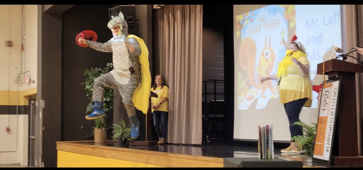ChristianaES1's tweet photo. Squirrel and Bird reading and “acting out” The Leaf Thief! https://t.co/XP8LYyMajh