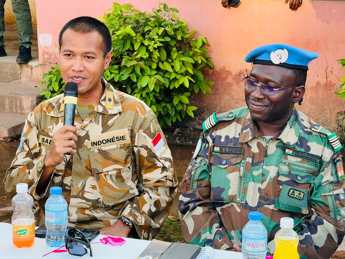 AssoAmanu's tweet photo. Cette campagne vise à créer un cadre à faire des plaidoyers pour la #Paix et le vivre-ensemble et d'échanges entre les populations des 6 communes du District de #Bamako #Mali et la @UN_MINUSMA 2/2
#UnisPourLeMali
#UnisPourlaPaix
#PaixAuMali
#PeaceDay
#MINUSMA
#AMANU https://t.co/V2nxofkWsJ