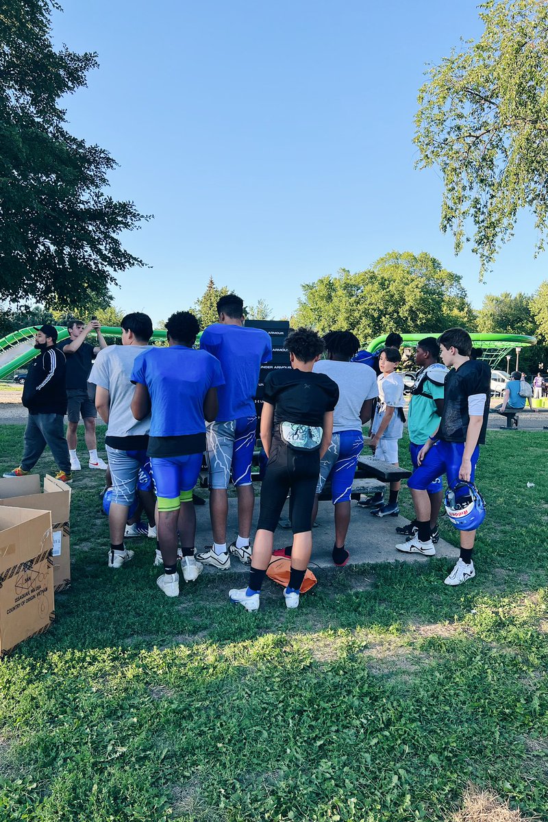 22 pairs of football cleats delivered to <a href="/FalconsPhelps/">Phelps Falcons Football</a> ✔️ Thank you <a href="/Twins/">Minnesota Twins</a> for your very generous donation! #onecommunityatatime