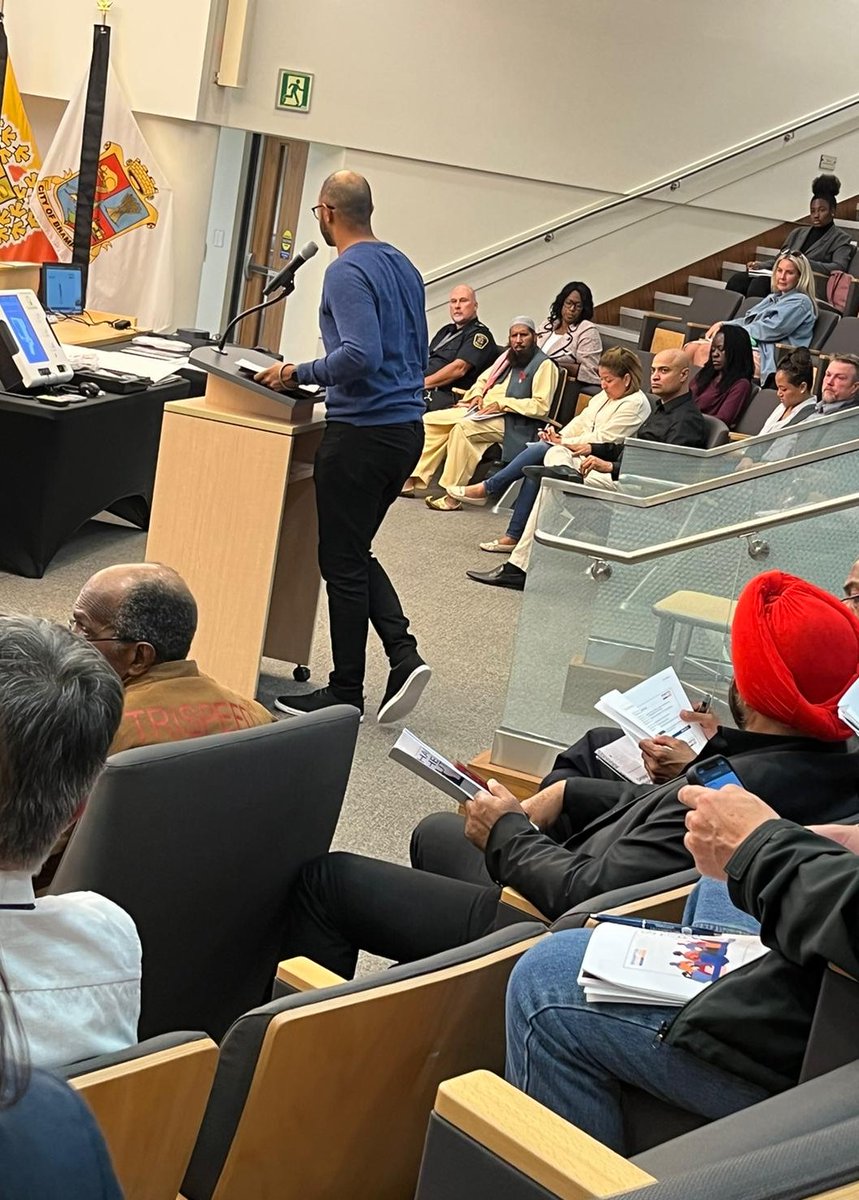 votedhaliwal's tweet photo. It was a pleasure meeting my fellow candidates and speaking before them at city hall yesterday.

It was great to see so many candidates and their supporters, a healthy sign for democracy in the City of Brampton

#Brampoli https://t.co/mKnl0PHajC