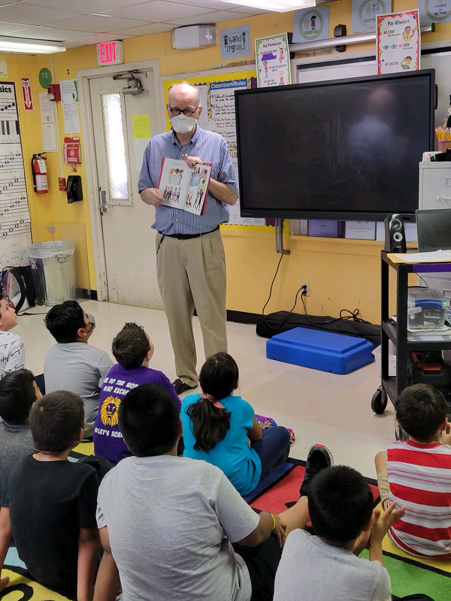 LyonsWraparound's tweet photo. Thank you Mr. Phillip Page (from the @thehba)for coming to read to our students on Constitution Day. We may have some future lawyers in our 3rd grade classes. https://t.co/Y3unZFlf3t