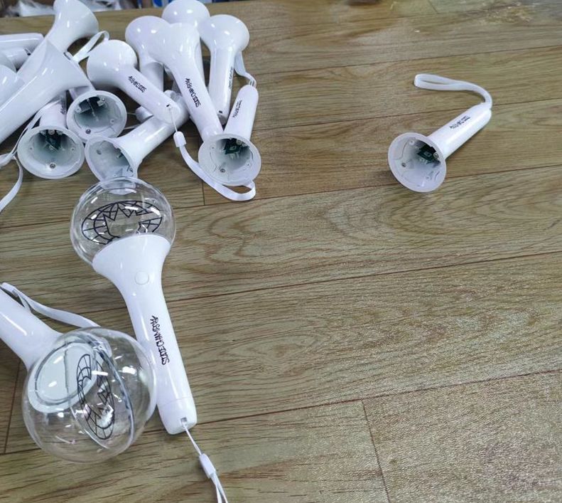 State_Champs's tweet image. Light sticks for the Kings Of The New Age tour are in production 😍 statechamps.vip