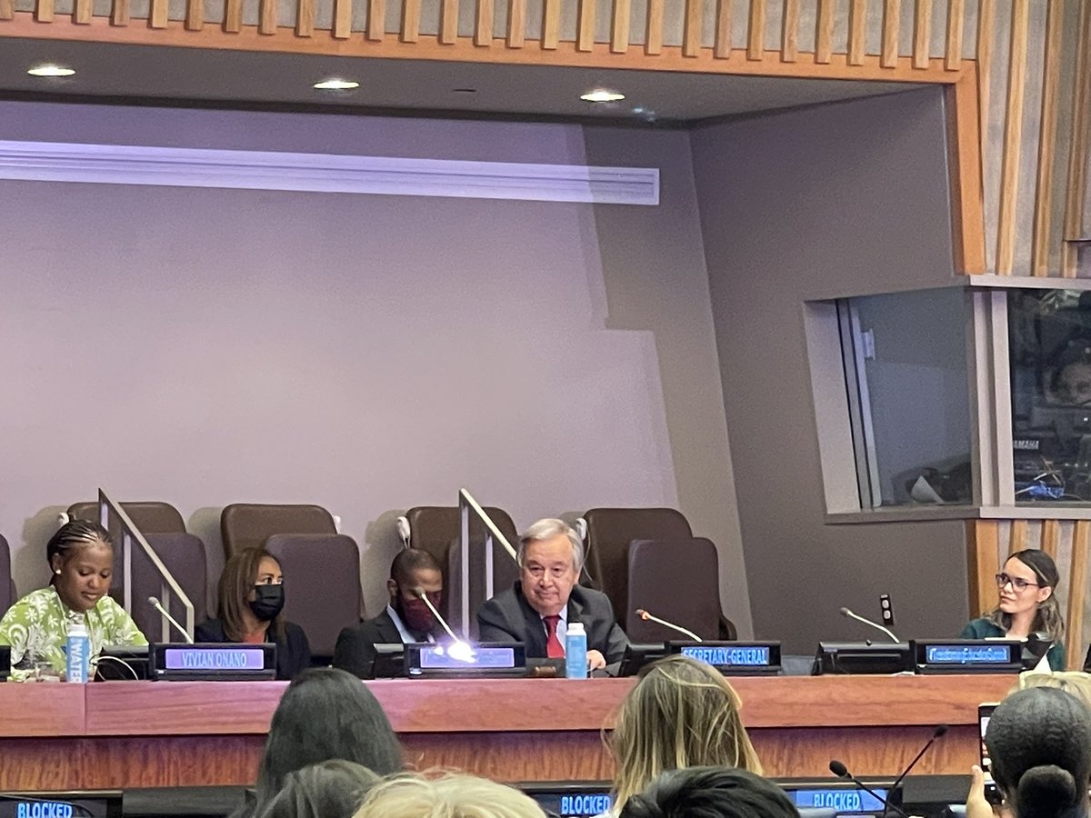 UN Secretary General <a href="/antonioguterres/">António Guterres</a> speaking at the #TransformingEducation Summit:
“If I had to pick one thing the world should invest in, it would be education"
✊📚❤️