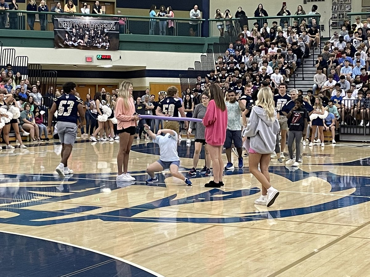 MParkerWFHS's tweet photo. First pep rally of the year was a success. @WFHS_SGA_ did an outstanding job of bringing everyone together. 📣 #WeAreWest #Connectivity @WFHS_HS https://t.co/3dX6OzJNtc