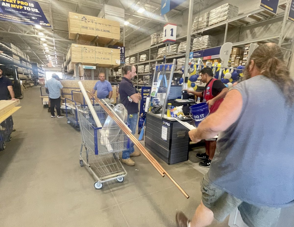 Steve, handling his business at Pro 1548 today..Always looking for a way to connect! <a href="/ManzoliChris/">Christian Manzoli</a> <a href="/AndrewsP26/">Paul Andrews</a> <a href="/JaneenV_HRBP/">Janeen Valdes</a> @AshleyKaduk @blakeadams1548 <a href="/lorenzo22002781/">lorenzo</a>