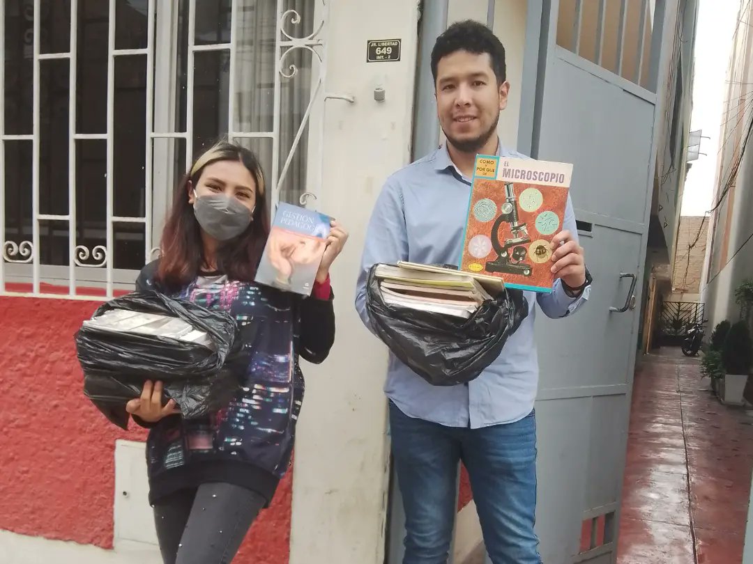LuciaNolascoC's tweet photo. #BibliotecaComunal
Por formar parte importante del proyecto quiere agradecer a todas las personas que hicieron posible seguir adelante con el proyecto "Creación e Implementación de Bibliotecas Comunales en Lima Sur" 1/2 https://t.co/ZiISccQeQl