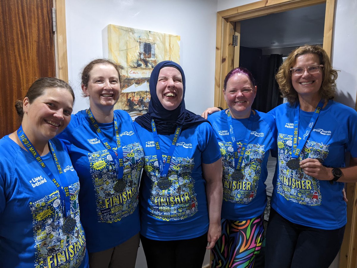 Vision2Run's tweet image. Running our first GNR , Raising over £4000 for @guidedogs, Guide dogs support bus at Mile 6 and the best weekend with @scparkrun pals. #GNR2022 #BlindRunner #SightedGuide