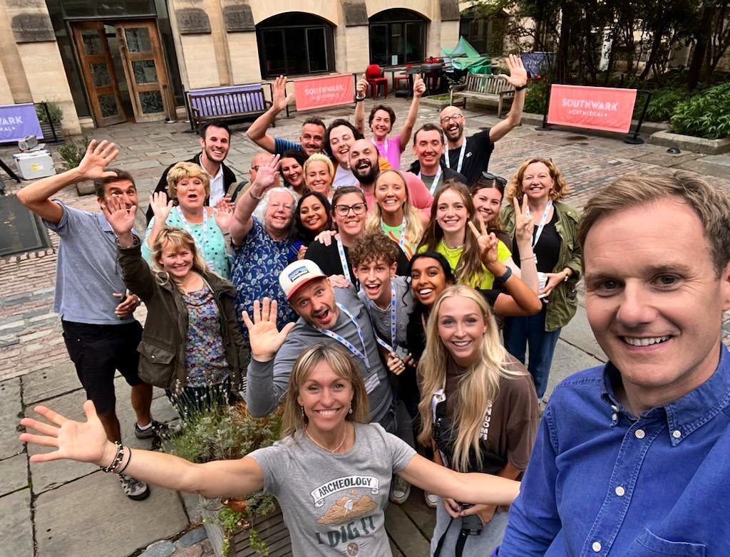 Raksha_Digs's tweet photo. It’s our final episode for #diggingfortreasure 9pm tonight @channel5_tv
Tonight we’re joining the Mudlarker’s on the Thames and lucky to have @london.mudlark and @findsorguk with us in our studio. And a massive thanks to this lot @daisybeckstudios @str… https://t.co/SGElxBsVEU https://t.co/ciCKl6PEFE
