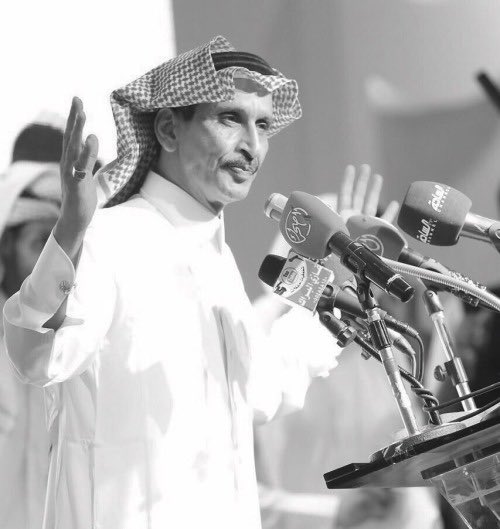 لافاز #الاهلي تنام الارض مبسوطه
العشب سر ابتسامتها وفرحتها 

— مساعد الرشيدي رحمه الله