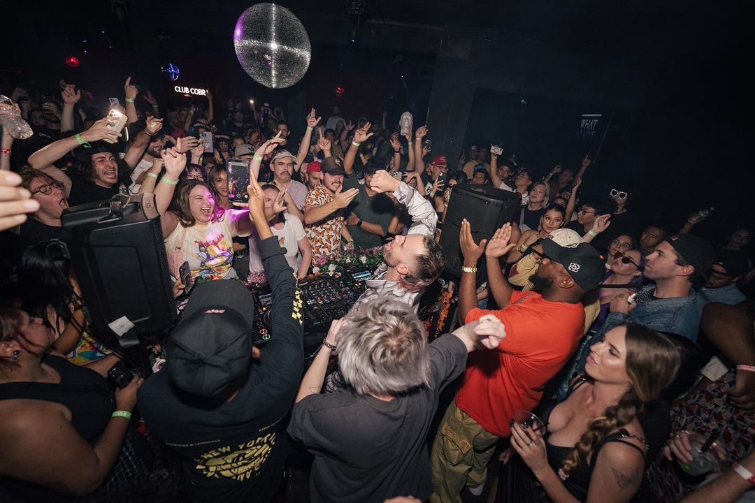 WHAT SO NOT on Twitter: