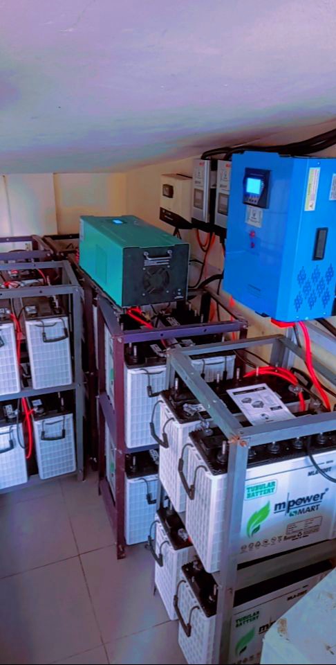 OTKGereeneregy's tweet image. Newly installed at Emel hospital

400watts  panels x16
Tubular batteries(220Ah) x24
MPPT solar controller 80A x2
48v/10KVA  inverter

For 24h power supply.
☎️Contact +2349030710085 or 🌐wa.me/message/DI3W7J…
 #backuppowersolution #backuppowersystems #OTKGreenenergy