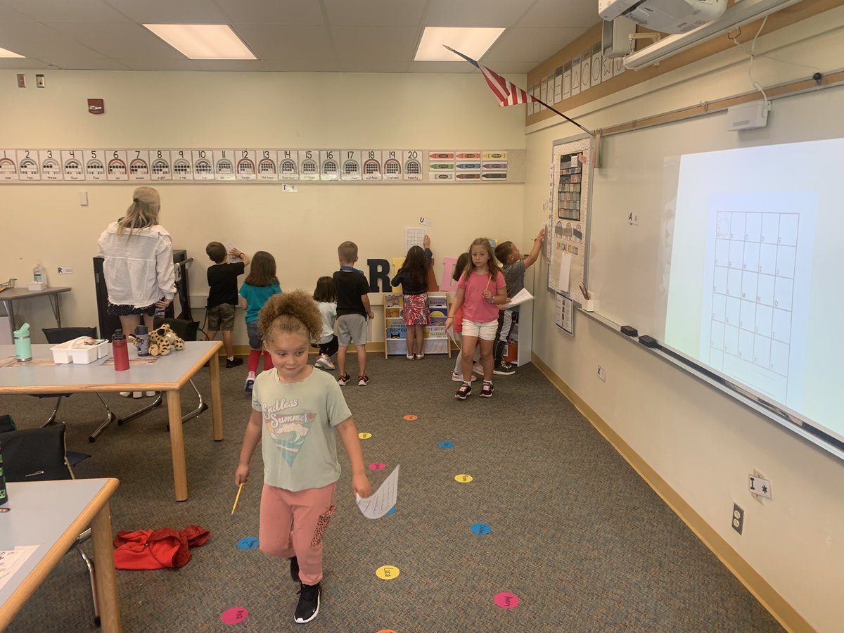 First graders learning with movement and ‘drawing the room’ task during DDE’s Coach week! So fun! <a href="/L_ClonanSLP/">Lauren Clonan</a> #warriorsatwork