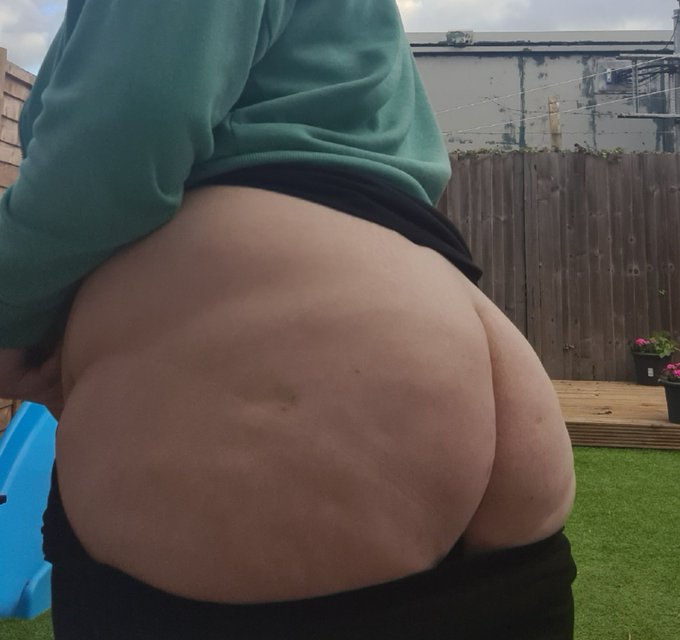 check out my page sub for free👇👇you sexy people!!!😘 https://t.co/tqSHUbTwhf https://t.co/vpCRRW4um5