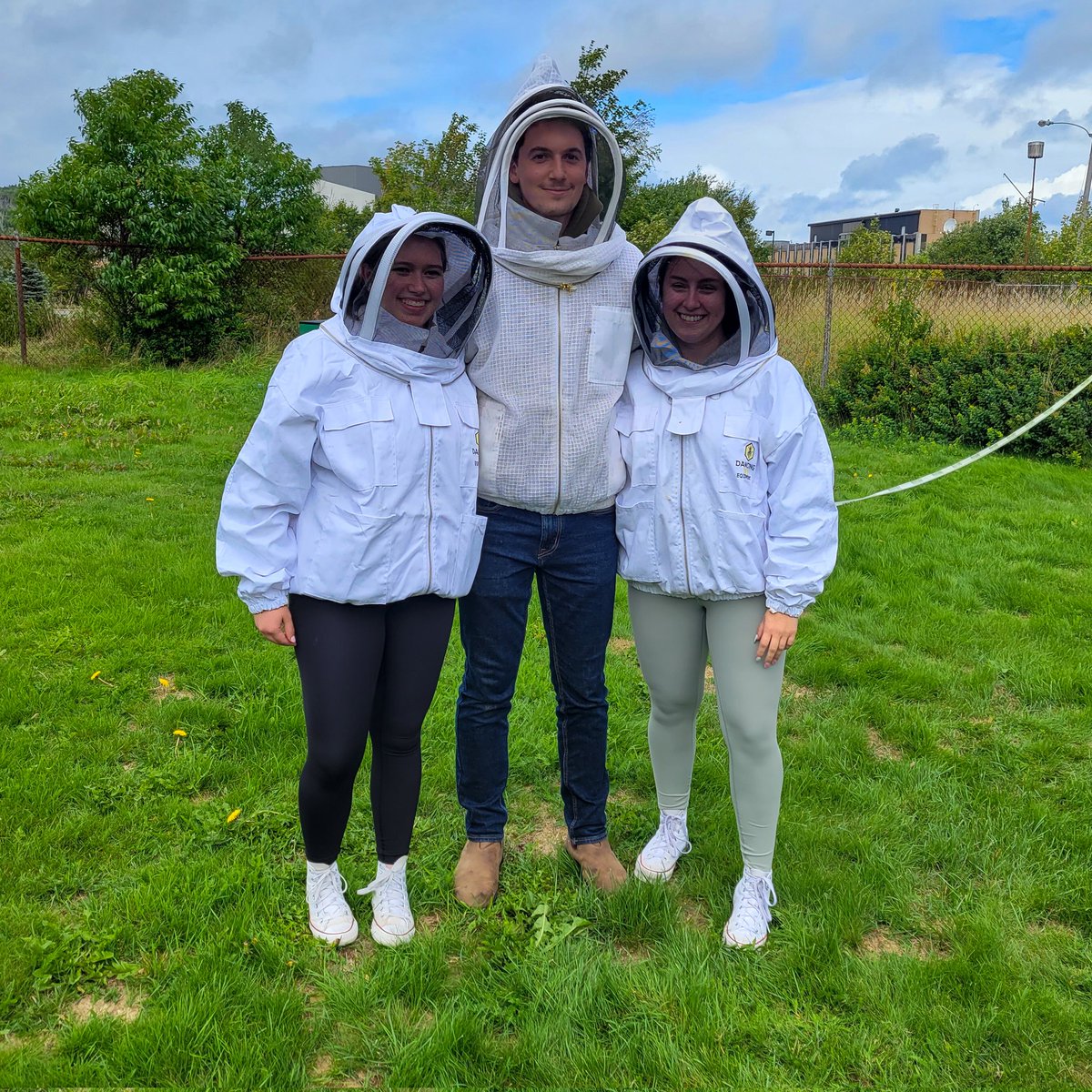 TWChapman1's tweet image. Bios Exec think a bee keeping club is a great idea, go BeeHawks!