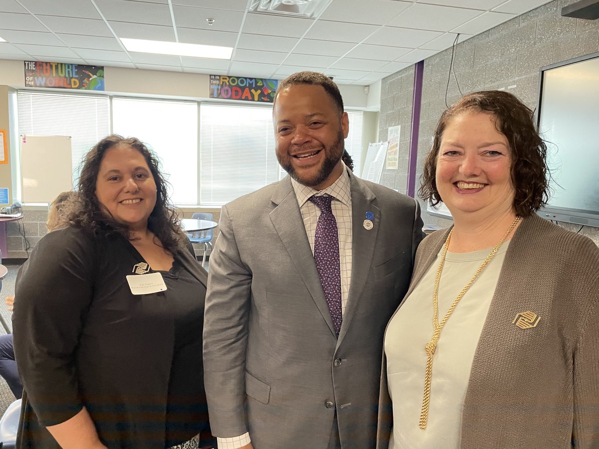 Thank you @usedgov @BeKindDreamBig & @AmericorpsCEO for stopping by @BGCCamden! When schools & Boys & Girls Clubs work together, America's youth win! #AfterSchool #InvestInYouth