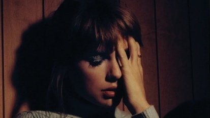 hushmirrorball's tweet photo. how we thought          how she actually 
taylor made                      made
 midnights                       midnights https://t.co/BLJYIUcJWo