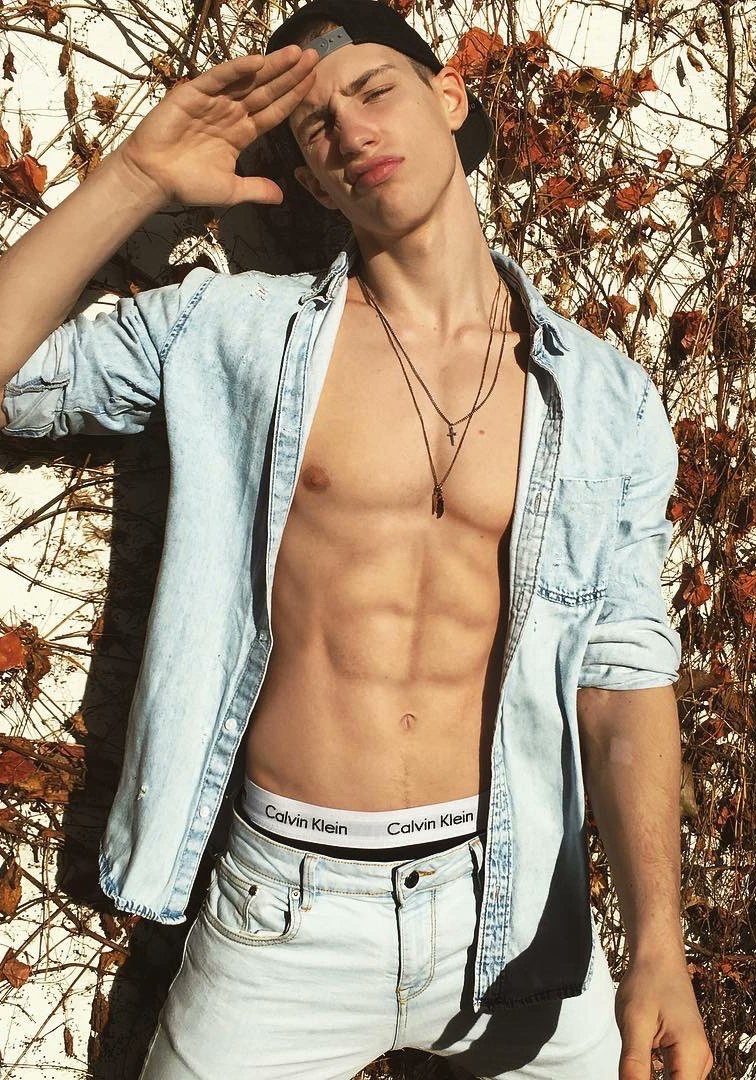 MortiferumCalor's tweet photo. Sᴇx ɪs ʙᴇᴀᴜᴛɪғᴜʟ. Iᴛ ɪs ʟᴜsᴛ ᴛʜᴀᴛ ʙᴇᴄᴏᴍᴇs ᴅᴀɴɢᴇʀᴏᴜs."

Beta Werewolf

Pack less but looking

Fᴀɴᴅᴏᴍʟᴇss

Lɪᴛᴇʀᴀᴛᴇ &amp; Dᴇsᴄʀɪᴘᴛɪᴠᴇ 

Gᴀʏ AF

[RT?] https://t.co/LIAqT9HnDR