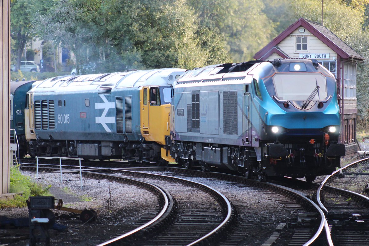 Evening all!
Glorious evening at the ELR Diesel gala today!
The warship at Burrs is something you don’t want to miss!!

youtu.be/NlRvZIE-8CY