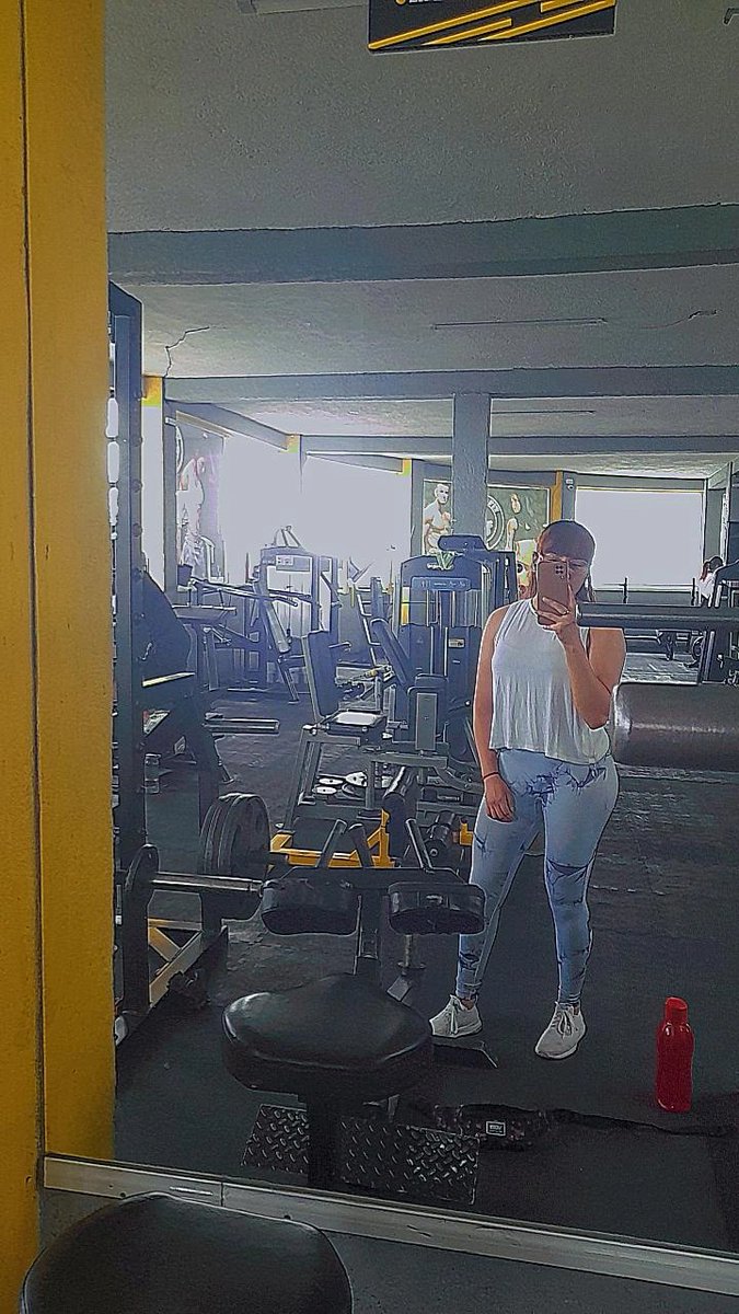 a n c l a tweet media