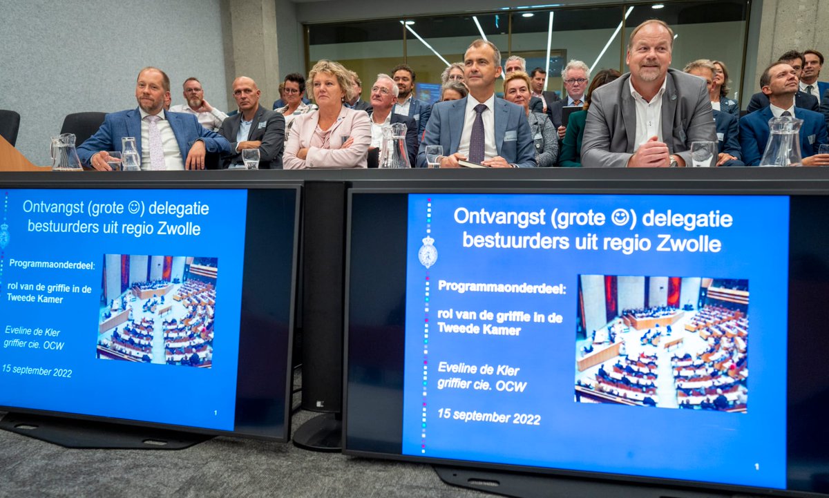 Twee dagen Den Haag met een grote delegatie uit Regio Zwolle, met bezoeken aan de <a href="/SER_NL/">Sociaal-Economische Raad (SER)</a> <a href="/VNONCW/">VNO-NCW</a> <a href="/MKBNL/">MKB-Nederland</a> <a href="/VNGemeenten/">VNG</a> <a href="/2eKamertweets/">Tweede Kamer</a> <a href="/MinisterieSZW/">Ministerie van Sociale Zaken & Werkgelegenheid</a> <a href="/economicboardZH/">EBZ</a> <a href="/InnoQuarter/">InnovationQuarter</a> en <a href="/nieuwspoort/">Nieuwspoort</a>
Onze regio in de schijnwerpers zetten en verbindingen leggen tussen regio en Rijk.