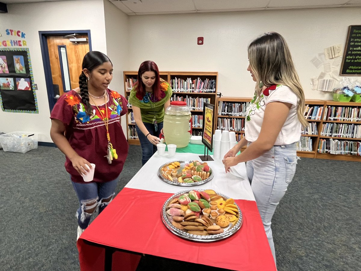 Fiesta Friday in celebration of the 16 de septiembre! Staff feasted on tostadas while students were treated to agua de jamaica, pan dulce, and participated in a grito contest!