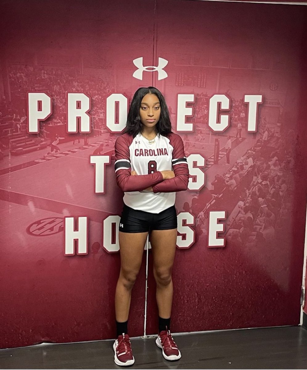 _jazziibae's tweet photo. So proud of my little cousin. She’s a junior and committed ❣️❣️ #gotweet https://t.co/hOwxPaFQm3