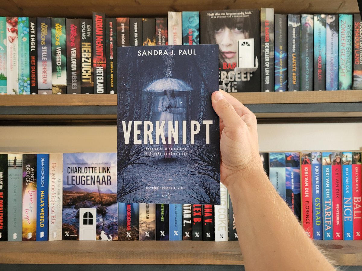 Wij ontvingen, van <a href="/hamleybooks/">Hamley Books Publishing</a>, een recensie-exemplaar van 'Verknipt', de nieuwste #thriller van <a href="/sandrajpaul/">Sandra J. Paul (aka Joanne Carlton)</a>. Wij doen mee aan de #blogtour rondom deze thriller en onze #recensie zal op 3 november te #lezen zijn op onze website Koukleum.nl. #boekperweek #zomerlezen