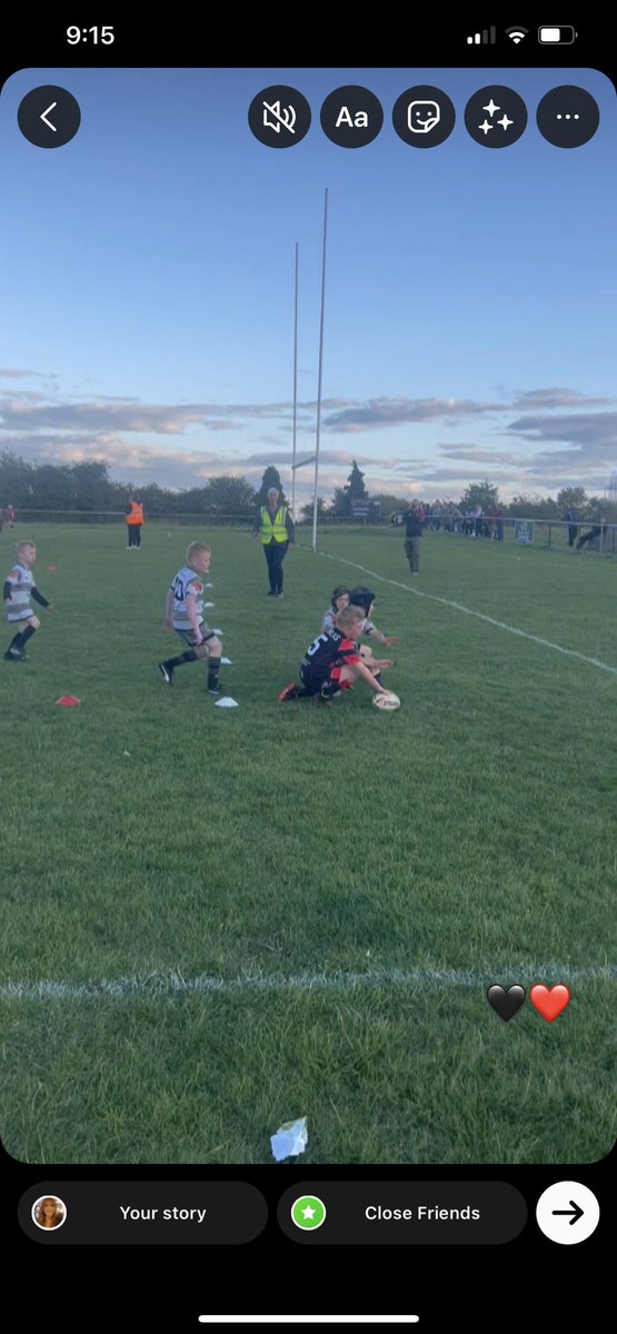 Mrs_Robinson15's tweet image. On this day 10 years ago Craig was collecting the winners shield as captain of @Doncaster_RLFC, tonight he was coaching Rowan who scored 6 tries in his match for Rangers 🏉 I’ll never be free of this sport 😂#rugbydna #robbos