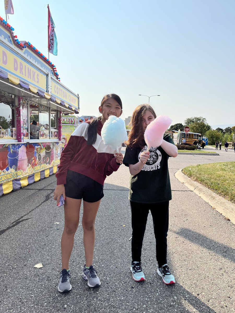 BakerLINKS's tweet photo. @MrsStOnge and @MrsOffman’s group had an awesome time at #TroyDaze! We worked on communication, decision-making &amp; time management skills. 
@CityTroyMI @BakerMiddle https://t.co/xgHP76KKkT