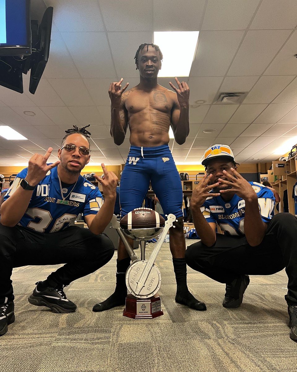 Pick6_JB's tweet photo. Winnipeg, Canada 🇨🇦 #Stick2DaScript #PostalVisions #ForTheW #JefeMula #BigFckin30 #BangoBowl🎸 #WinnipegPeeezy #DontBeSayinShitBoutWinstonRose😤 https://t.co/8xHzNxCj3P