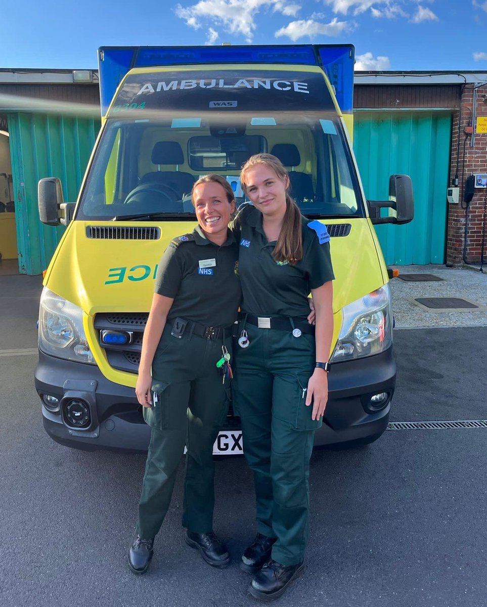 The fact that I’m now starting my final year as a student paramedic is equally as terrifying as it is exciting. I can’t believe how quickly it’s gone 🤯 

The countdown is on 💚