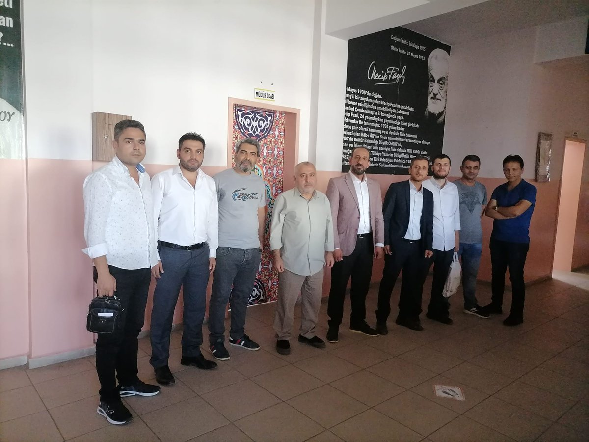 Bu emektir, alın teridir, eğitimcinin birlik çabasıdır. Her türlü karalama yapıladursun biz sahada meslektaşlarımızın yanında olmaya devam edeceğiz.  Çünkü "Eğitimcilerin birlik meşalesini Sur' da yakacağımıza söz verdik."<a href="/tekdemiRamazan/">Ramazan Tekdemir</a> <a href="/ebsdiyarbakir1/">EBS Diyarbakır 1</a>