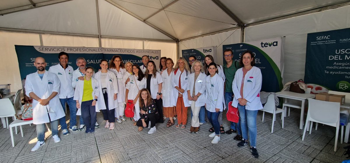 Gracias a todos, una gran experiencia en la Carpa SEFAC en Coruña. Faltan algunos que ya se había ido. Gran trabajo!!! 
<a href="/SEFAC_aldia/">SEFAC</a> <a href="/Benderapotheker/">Luis Serantes</a> <a href="/lolescarrera/">Loles Carrera</a> <a href="/lauleonrod/">Laura León Rodríguez</a> <a href="/pablogvivanco/">Pablo García Vivanco</a>..y todos. Gracias.