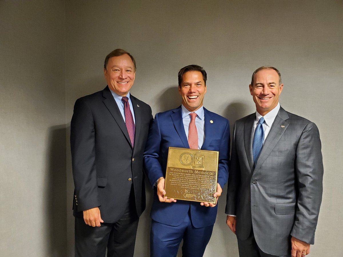 BobRusbuldt's tweet photo. Big I's Spencer Houldin being inducted into the Woodworth hall of fame. Most prestigous award for an agent/broker in U.S.  Spencer is a legend! #insurance #bigihasyourback #independentagents @IndAgent @Trusted_Choice_ @TC_COMAdvantage #connectict https://t.co/F7JFJfeYAr