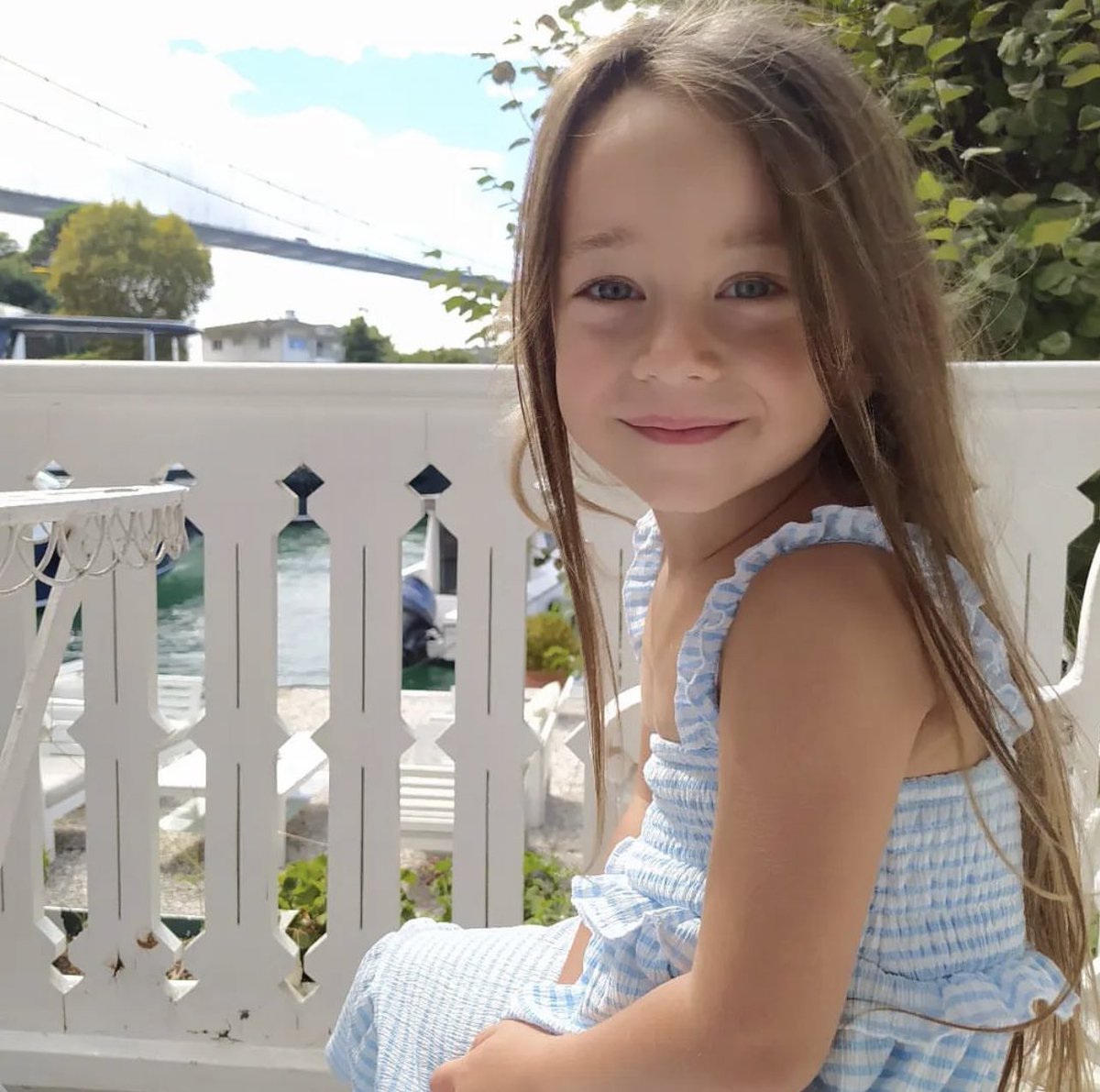 إنضمام #جونيش_أوزجال إلى كاست العمل مسلسل لتأتي الحياة كما تشاء 🔥✨
من اعمالها مسلسل "الطفل"، "سر الأم" و "النار التي بداخلنا". قد تؤدي دور سونجول في طفولتها 😍😘

 #GelsinHayatBildiğiGibi