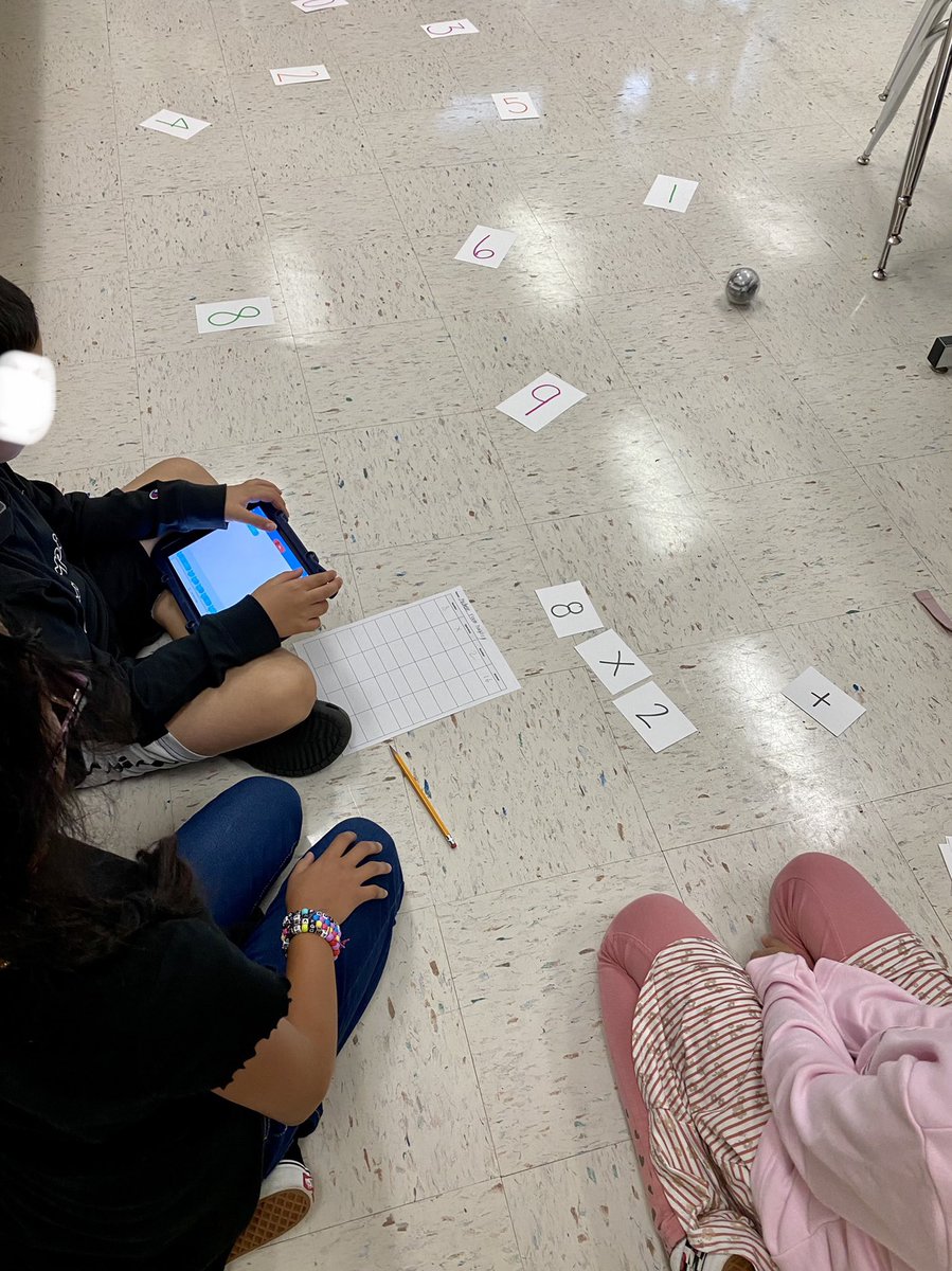 carolinesanner_'s tweet photo. 5th graders practicing fact fluency by using Sphero Bolts to collaborate and code their products 🤖 @ForestGroveES @RobertsonsPride @bbryan1118 @LopezRonniejl https://t.co/GHbyYARCXC