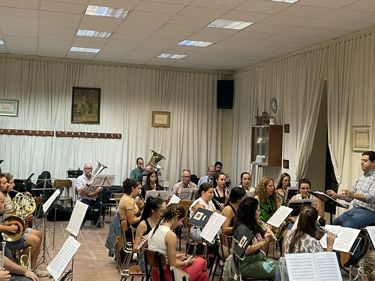 ✅Retomamos los ensayos de cara a las actuaciones y conciertos de los últimos meses del año. Uno de estos conciertos será el ‘Concierto Extraordinario de Santa Cecilia’. 

📌Guárdate esta fecha:

📆19 de Noviembre de 2022
⏰20:00h
🏤Teatro Municipal

ℹ️Seguiremos informado