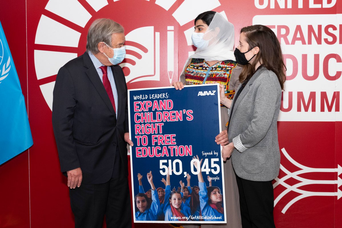 Avaaz's tweet photo. 📣Expand the right to free education for all children.
That's the message our Campaign Director @S_R_Morrison &amp; Afghan human rights champion @BarakPashtana just delivered on behalf of over 510k people to the @UNSG at the #TransformingEducationSummit. Join: https://t.co/Ao4vPcQoRf https://t.co/oHwW1er6cG