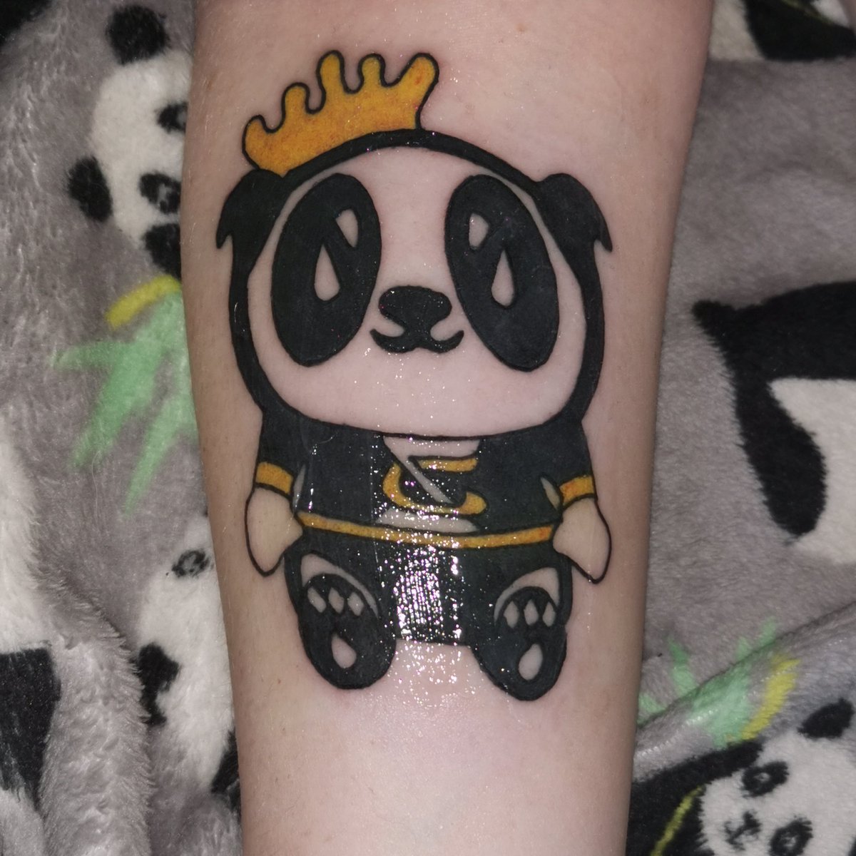 BorderlinePanda's tweet photo. 😢💔
Please don’t leave @sammyguevara I hope there’s no truth to these rumours me &amp; Sammy pup will be super sad.

I’ll always support you no matter what happens or where you are tbh I’m #PandaFam4Life it’s why I got my tattoo.

#ThankYouSammy 🥺🫶💜 https://t.co/gLm2YD5sVv
