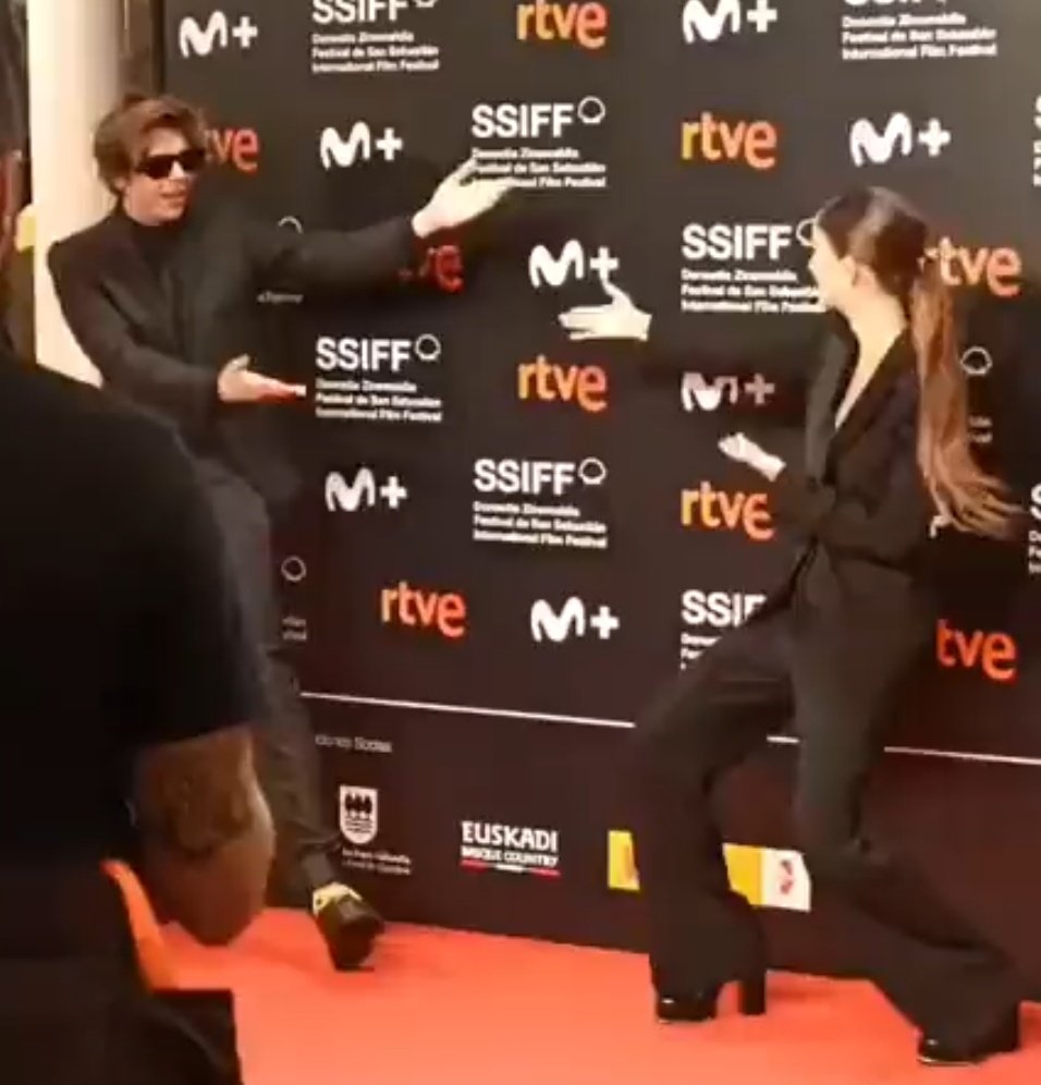 NECESITO ESTA FOTO DE FRENTE